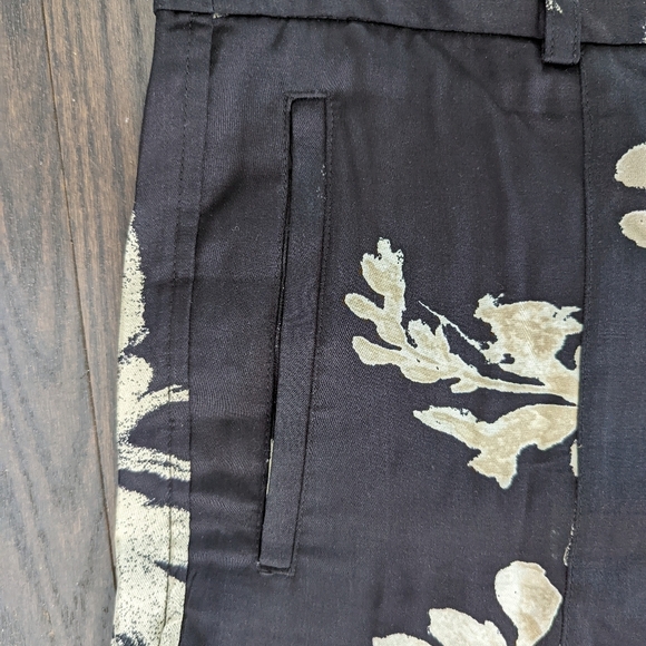 Green Cargo Printed Satin Pants - Picture 11 of 12